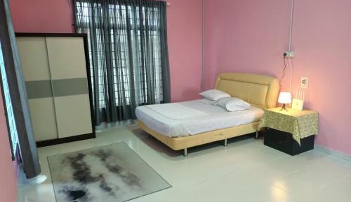 Deluxe Queen Studio 