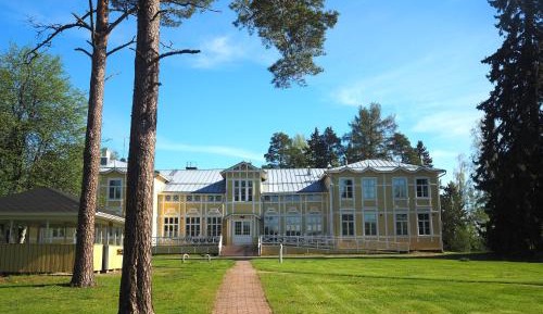 Apartment with Garden View
