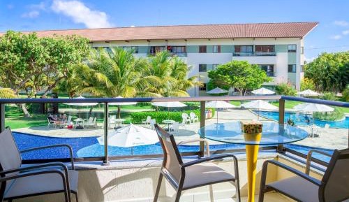 Apartment with Pool View 
