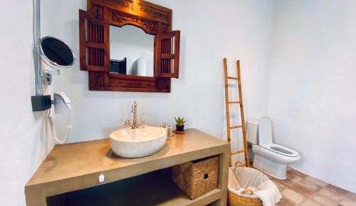 One-Bedroom Apartment with Terrace