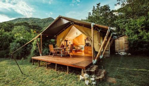 Superior Family Tent with Kitchenette