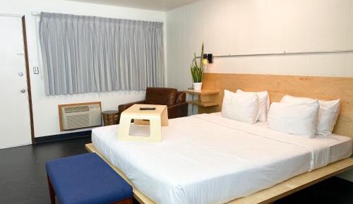 Standard Room with King Bed -Non-Pet Friendly