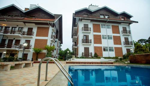 Apartment with Mountain View