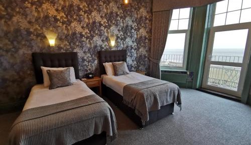 Deluxe Twin Room with Sea View