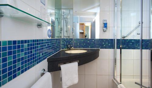 Standard Twin Room with Free Hot Breakfast