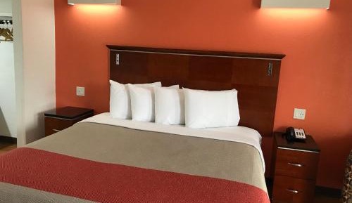 King Room - Non-Smoking