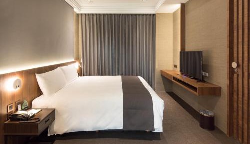 Deluxe King Room