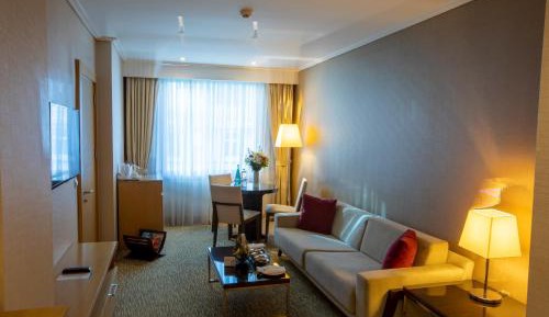 One-Bedroom Suite with City View