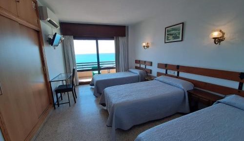 Standard Triple Room with Sea View