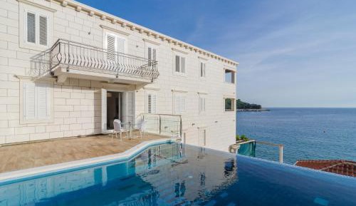 Studio Apartment with Sea View