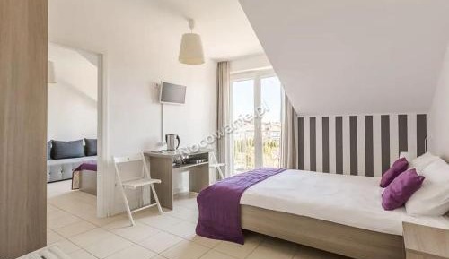 Studio with Sofa Bed