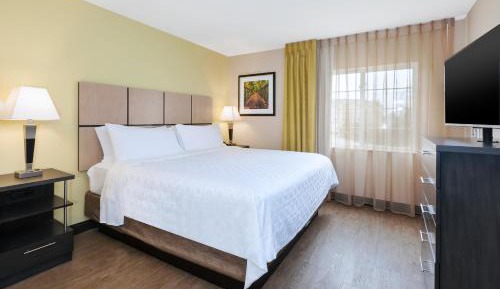 One-Bedroom King Suite