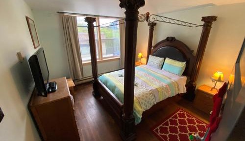 Queen Room