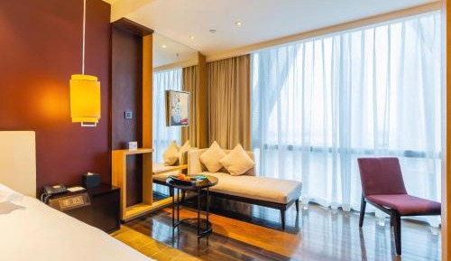 Deluxe Queen Room