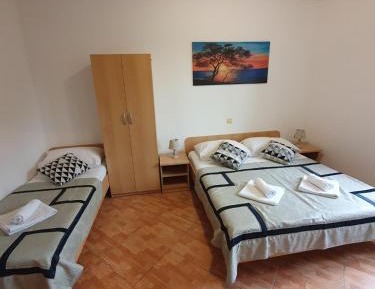 One Bedroom Apartment With Balcony and Garden View