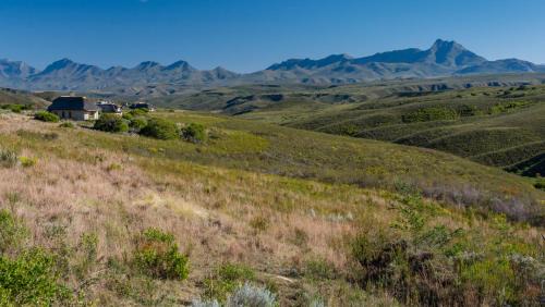  3 bedroom Kwena Lodge Villa Includes 2 Game Drives