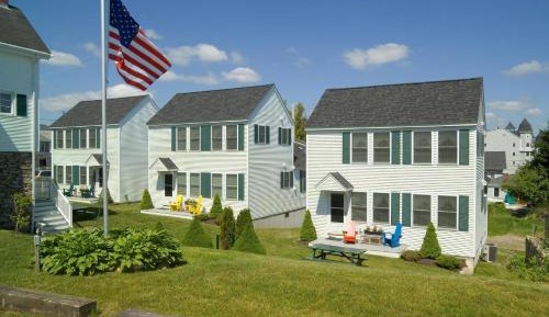 Three-Bedroom Holiday Home 