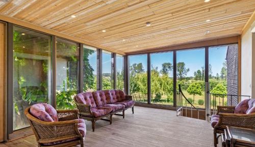 Four-Bedroom Holiday Home