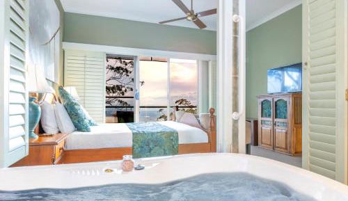Daintree Suite with Spa Bath