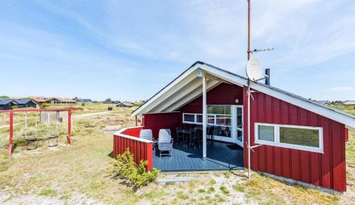 Four-Bedroom Holiday Home