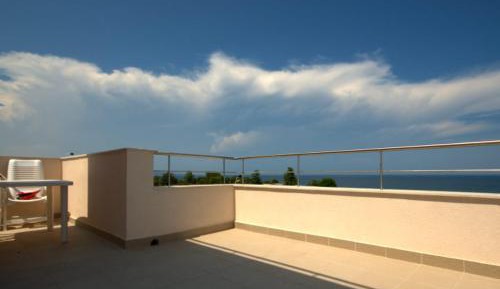 One-Bedroom Apartment with Terrace with Sea View