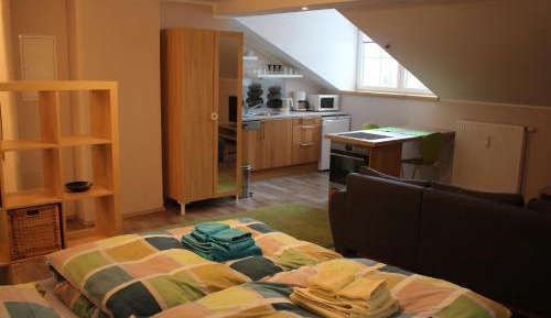 Apartment with Mountain View
