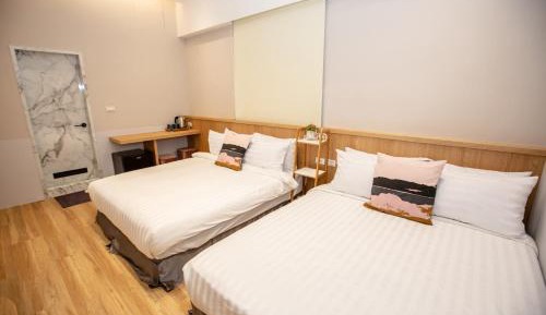 Deluxe Family Suite