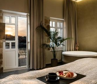 King Suite with Spa Bath