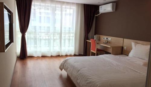 Business Queen Bed Room