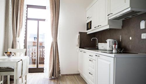 One-Bedroom Apartment with Balcony