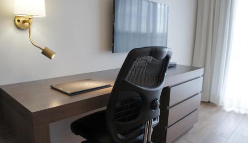 Business Room, Queen-size bed, single sofa-bed, wooden floor