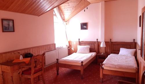 Quadruple Room with Private Bathroom