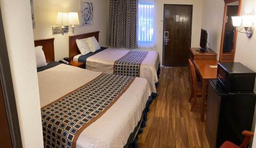Queen Room with Two Queen Beds - Non-Smoking