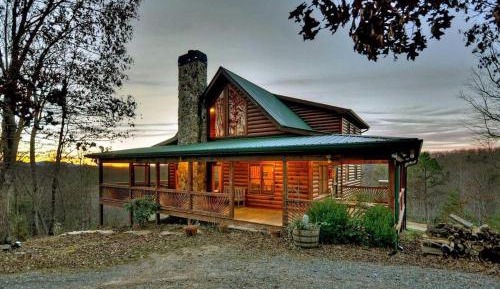 Three-Bedroom Holiday Home 