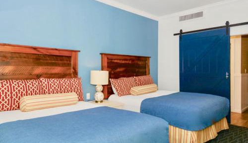 Wilmington Avenue Deluxe Queen