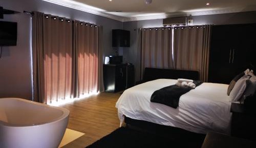 Honeymoon Suite