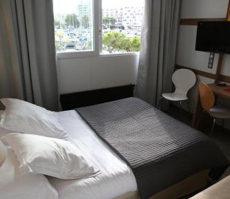 Premium Triple Room with pool view