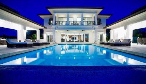 Six-Bedroom Villa 