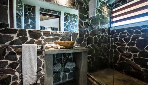 Deluxe Double Room with Balcony and Sea View