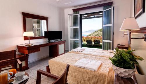 Triple Room with Sea View