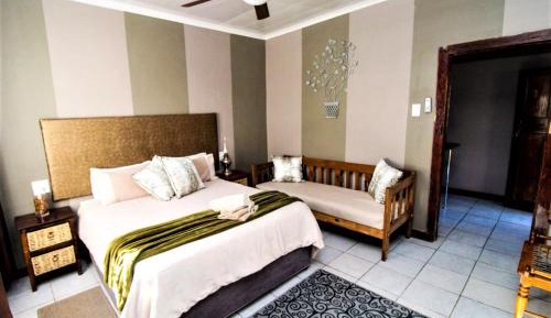 Queen Room with Garden View