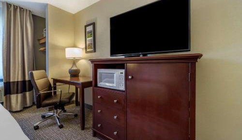 Queen Room - Accessible/Non-Smoking