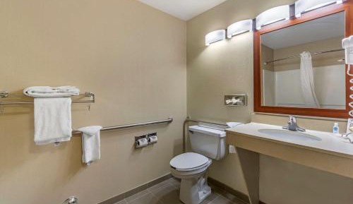 Queen Room - Accessible/Non-Smoking