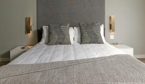 ALL NEW! Pines Signature King