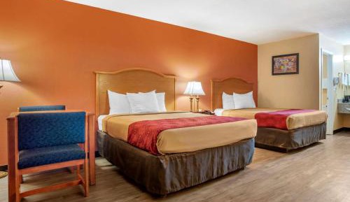Queen Room with Two Queen Beds - Non-Smoking