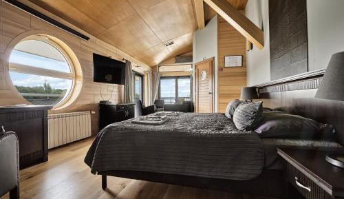 Apartment with River View