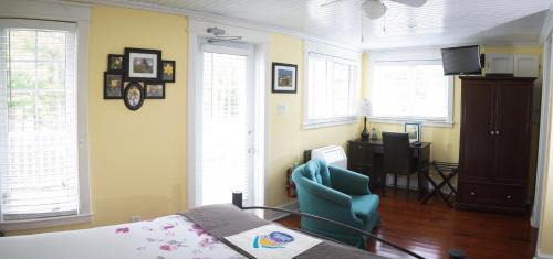 Queen Room with Garden View