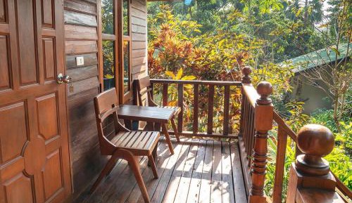 Family Room with Garden View