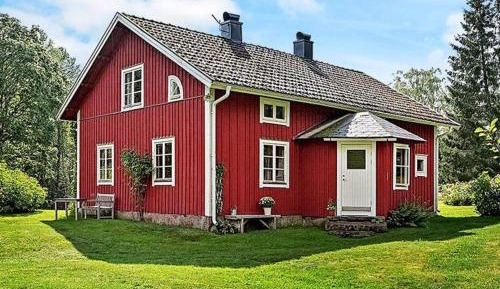 Five-Bedroom Holiday Home