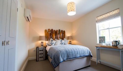 Deluxe Double Room with Shower